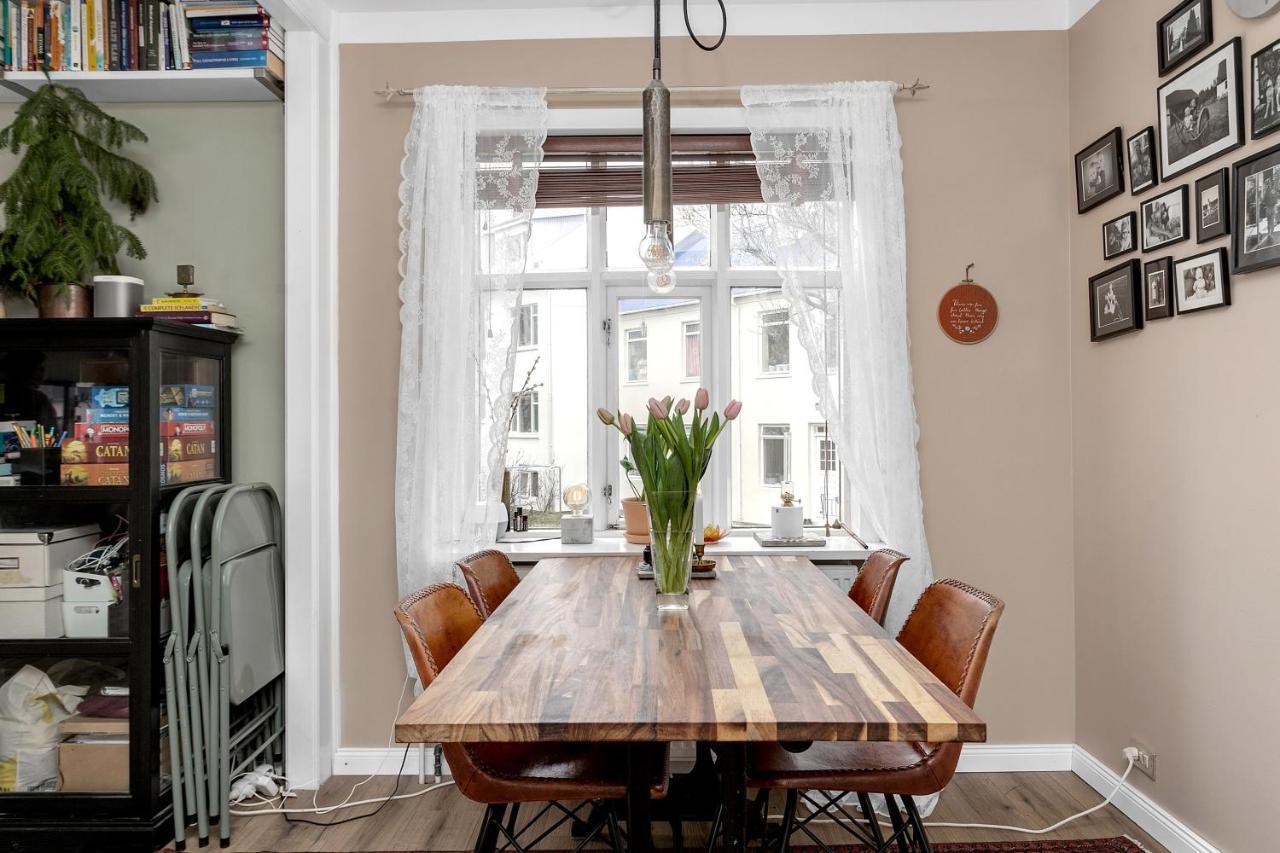 Spacious, Cozy & Family Friendly House Apartment