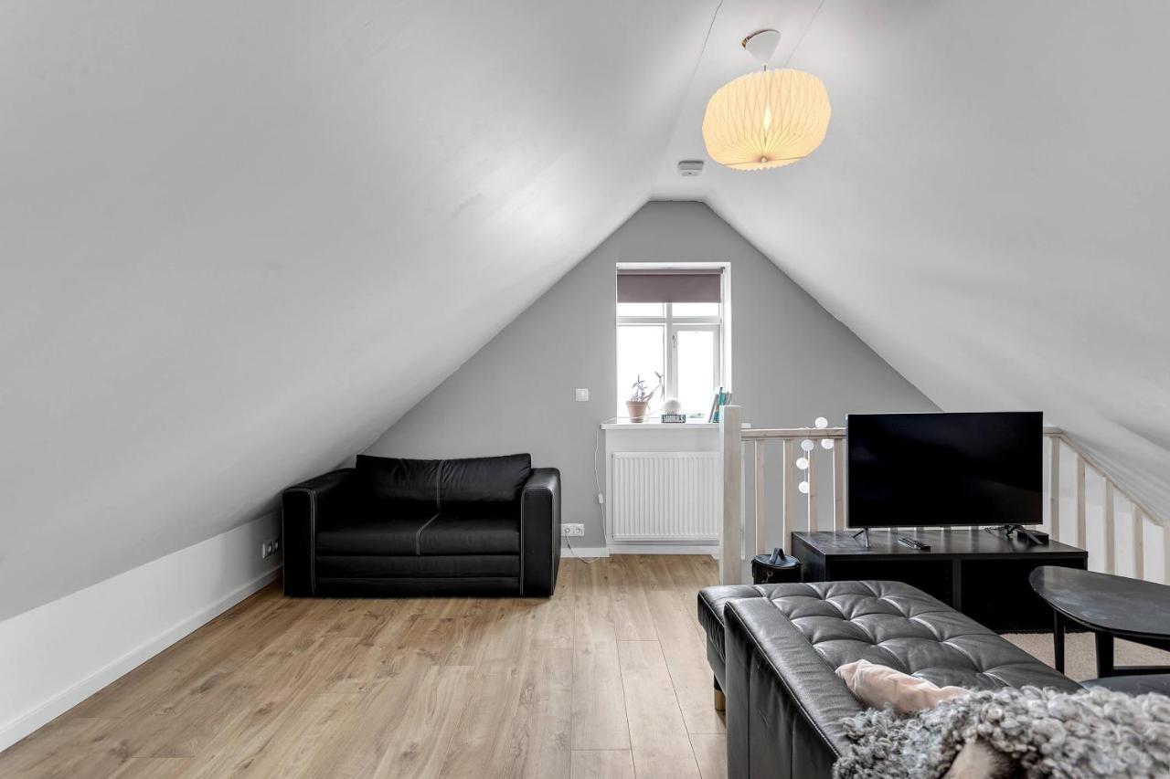 Spacious, Cozy & Family Friendly House *